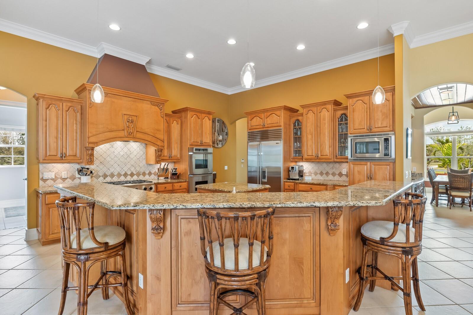 Image 20 of 88 For 3700 Como Street