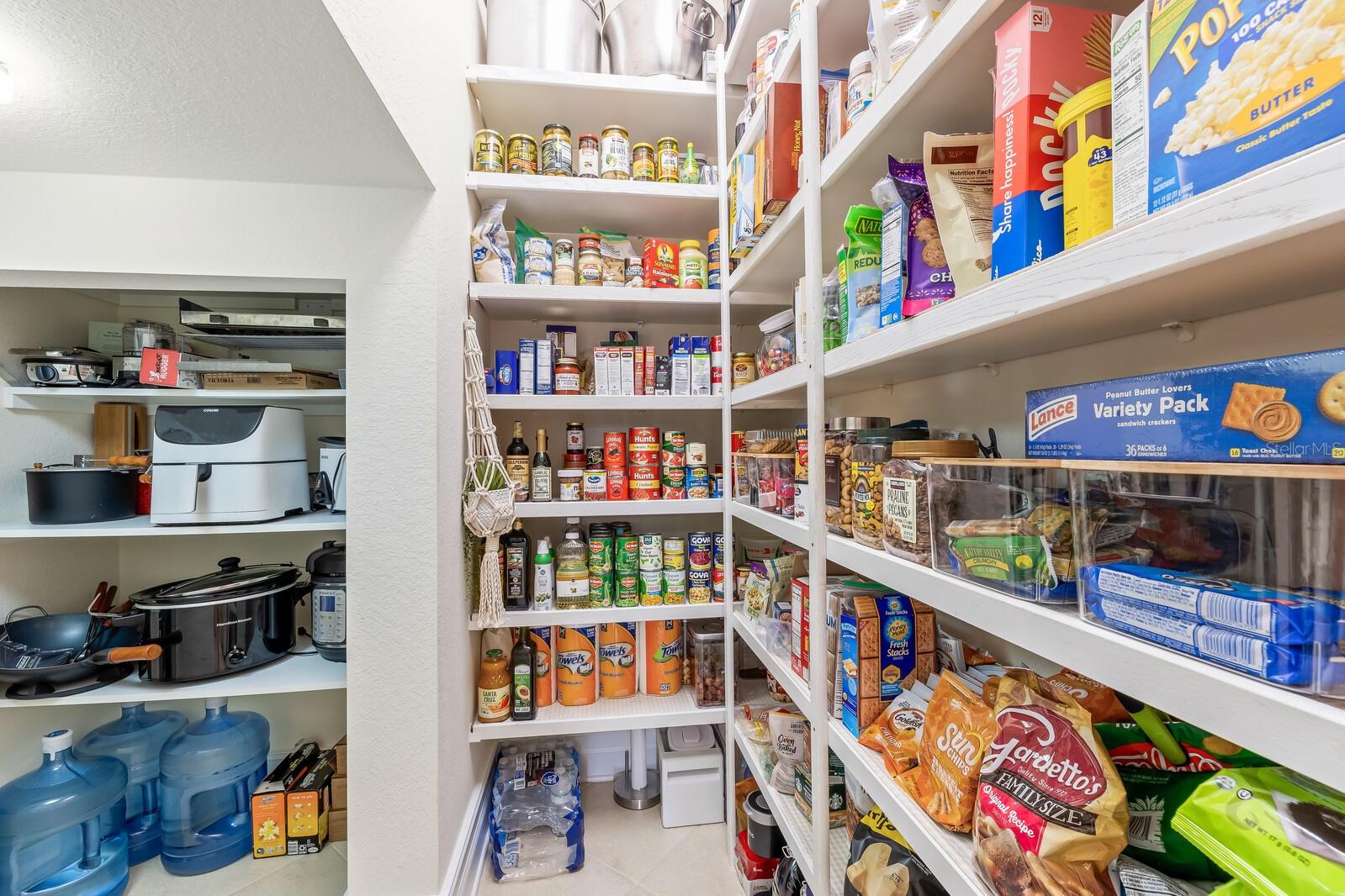 Image 21 of 88 For 3700 Como Street