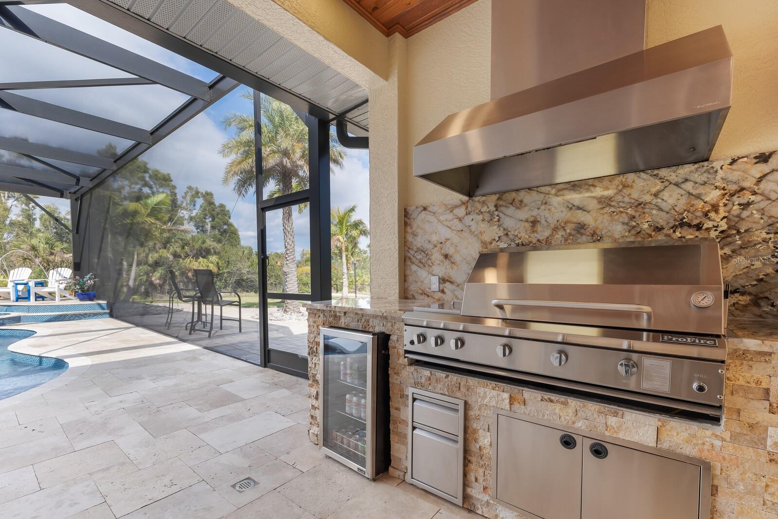 Image 28 of 88 For 3700 Como Street