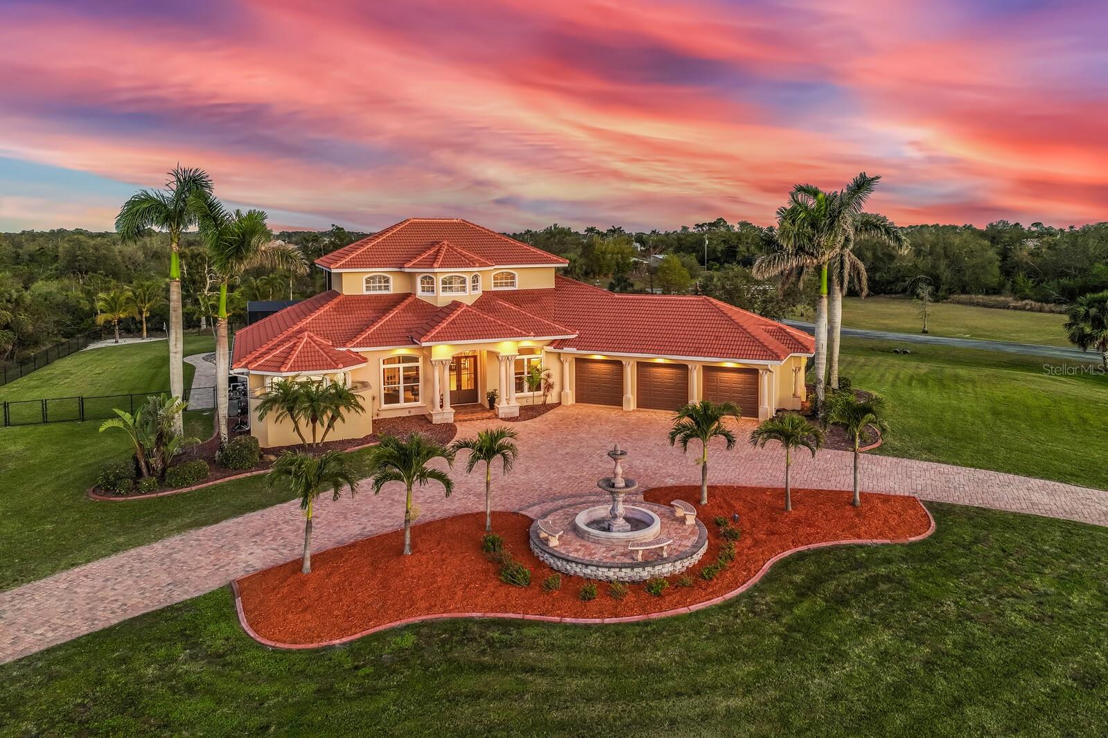 Image 36 of 88 For 3700 Como Street