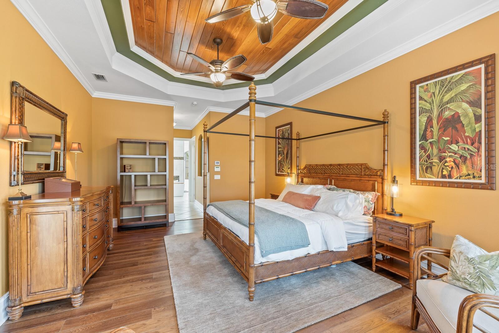 Image 38 of 88 For 3700 Como Street