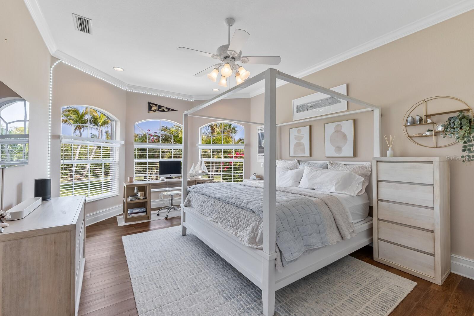 Image 41 of 88 For 3700 Como Street