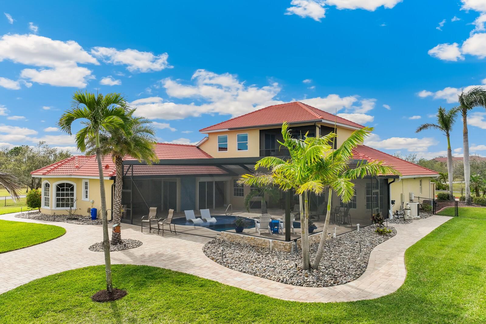 Image 71 of 88 For 3700 Como Street