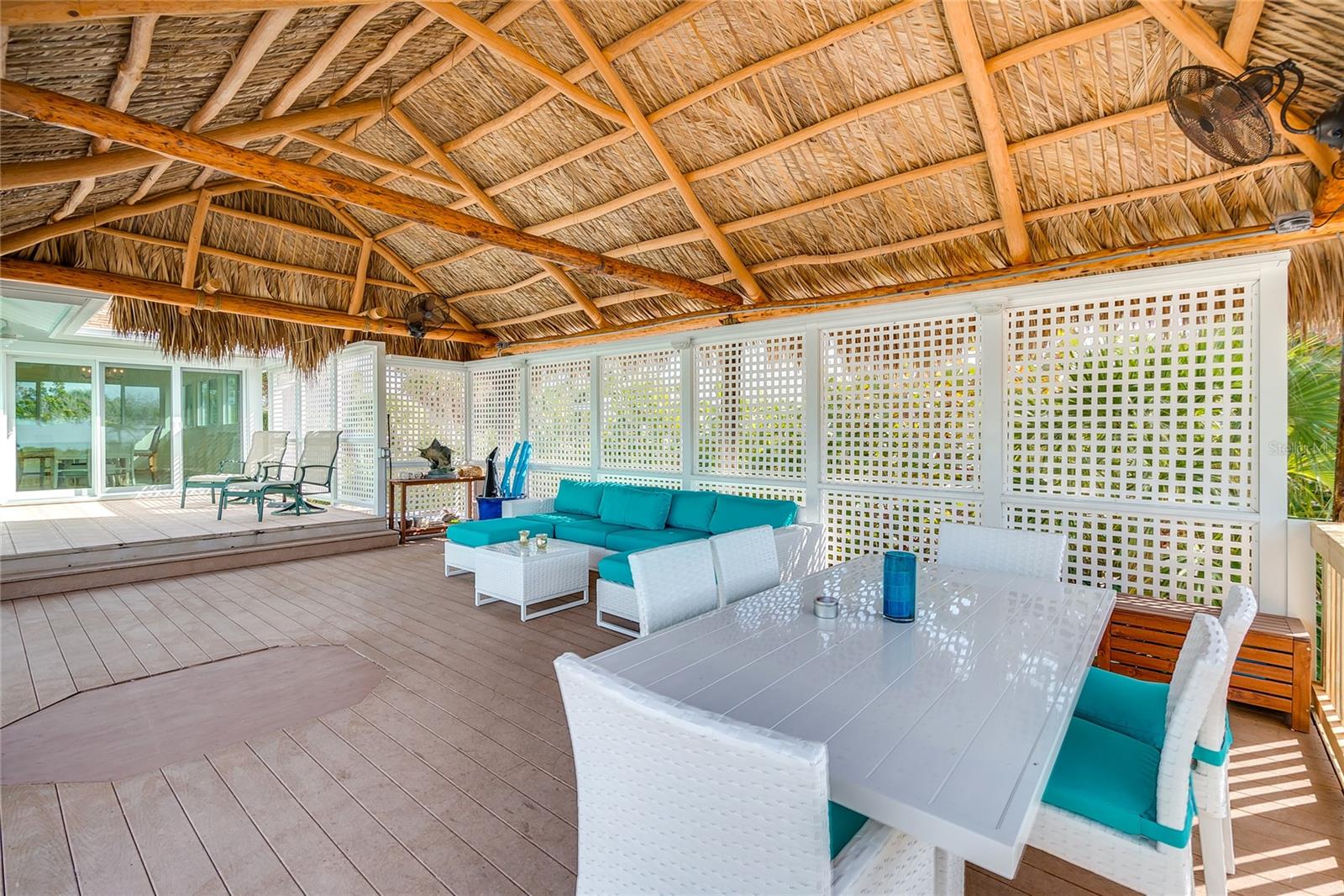 Listing photo id 10 for 3547 Gasparilla Road