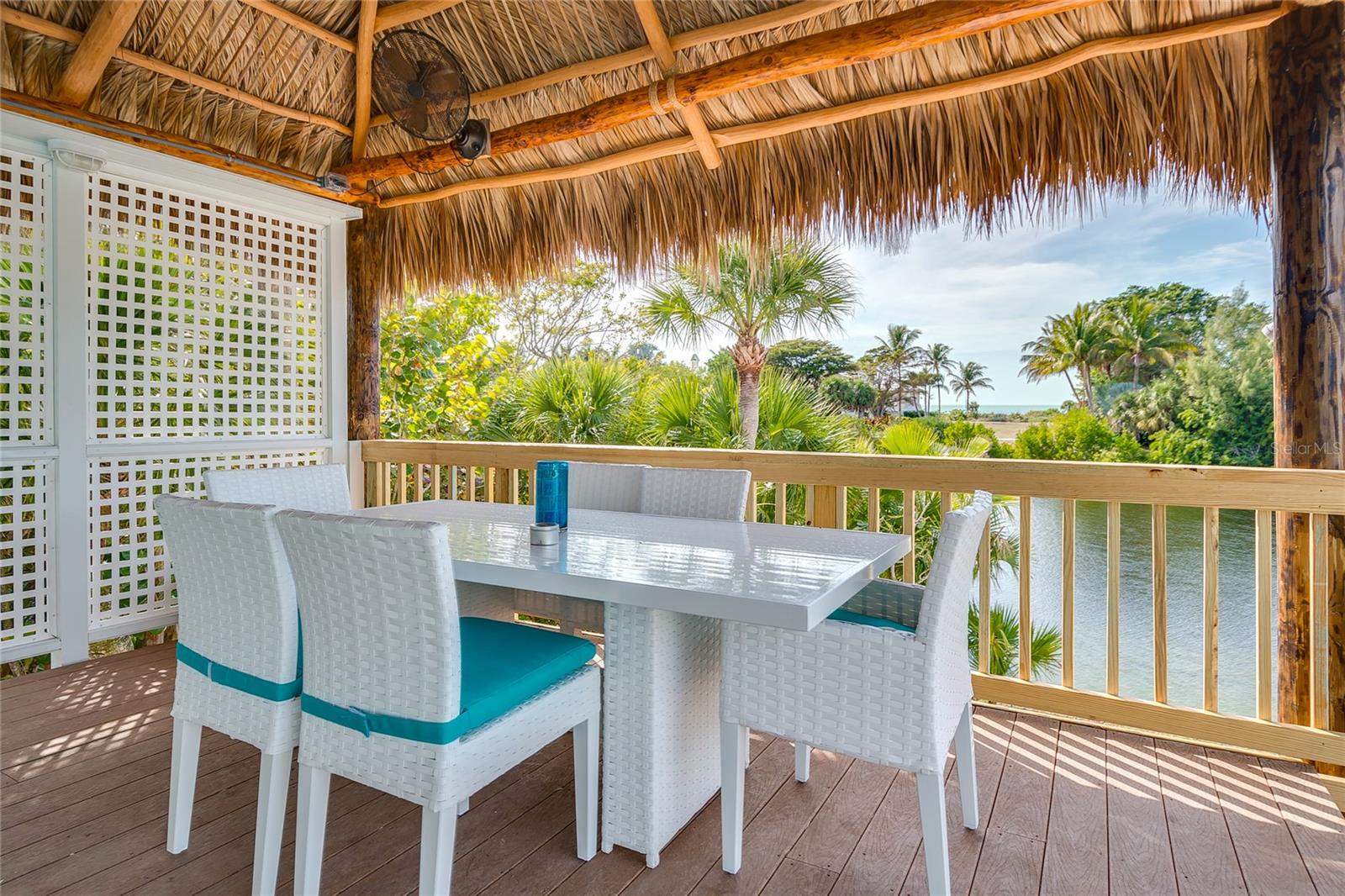 Listing photo id 11 for 3547 Gasparilla Road