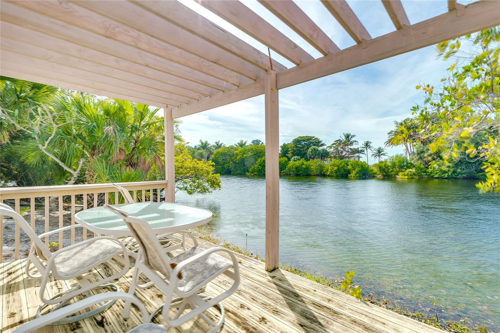 Listing photo id 17 for 3547 Gasparilla Road