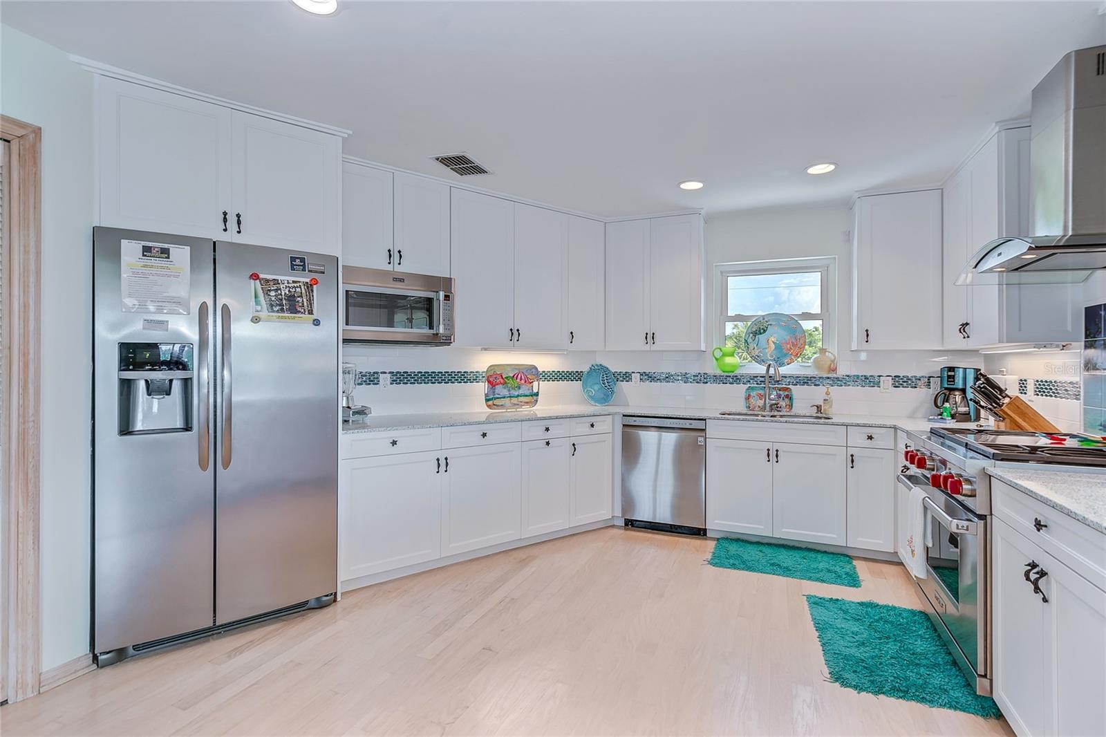 Listing photo id 1 for 3547 Gasparilla Road