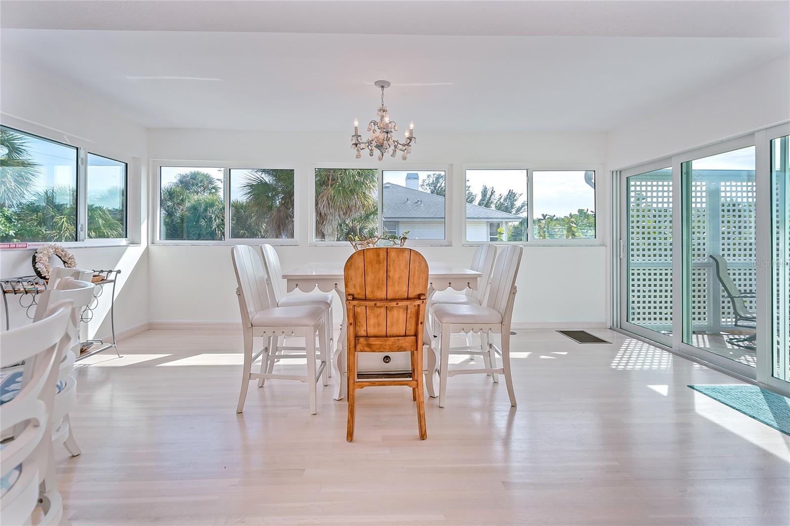 Listing photo id 7 for 3547 Gasparilla Road