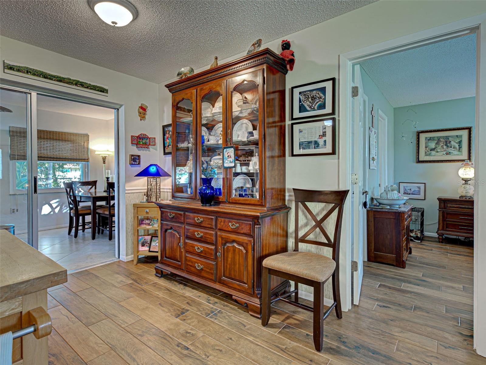 Image 12 of 45 For 790 Coral Way