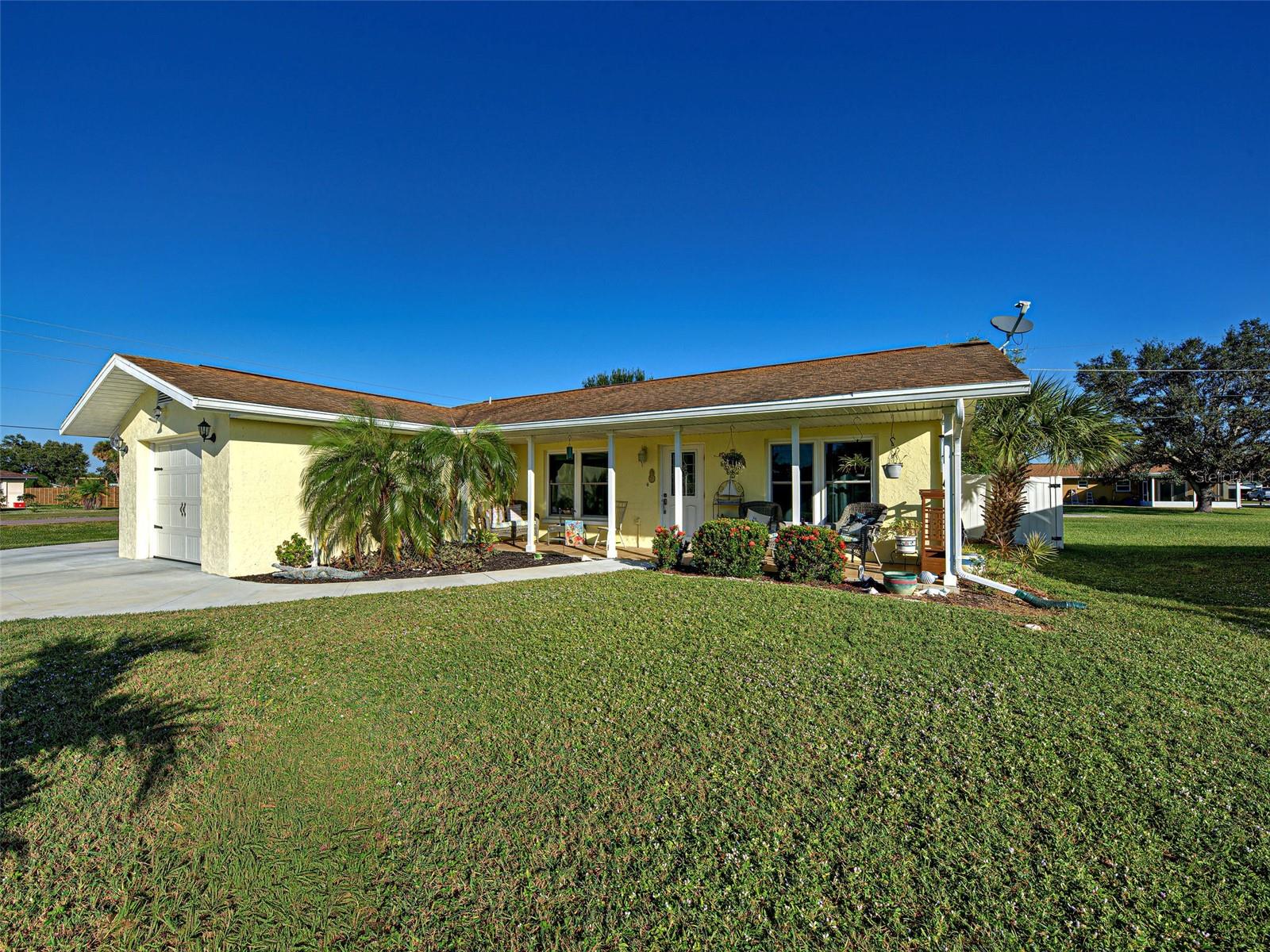 Image 2 of 45 For 790 Coral Way