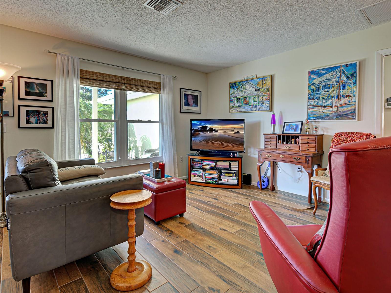 Image 8 of 45 For 790 Coral Way