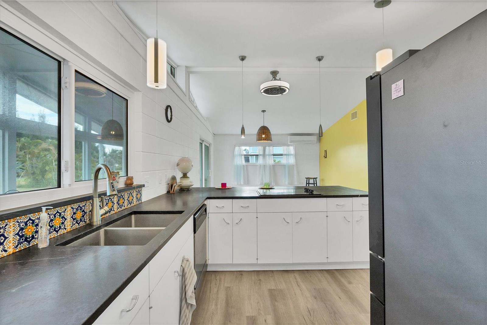 Image 17 of 45 For 45 Cape Haze Drive