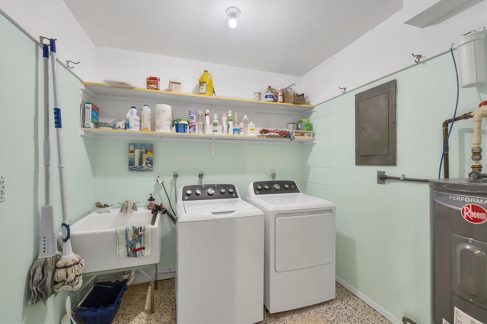 Image 28 of 45 For 45 Cape Haze Drive