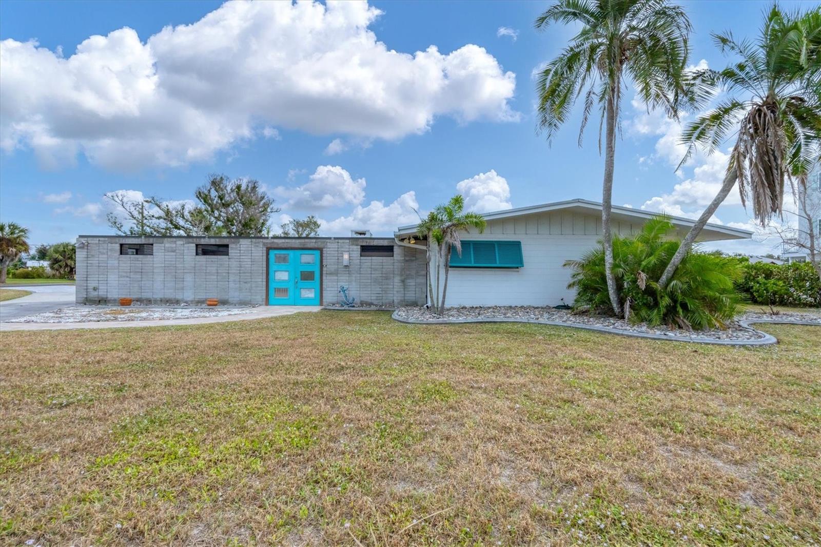 Image 8 of 45 For 45 Cape Haze Drive