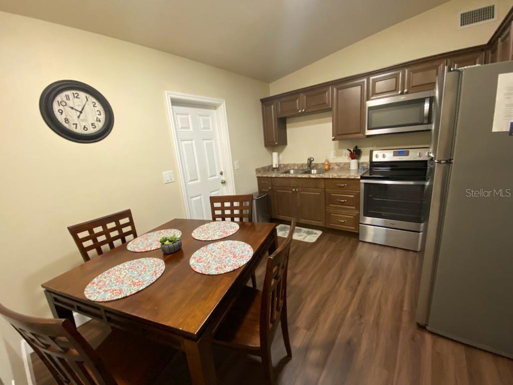 Image 11 of 29 For 394 Spring Lake Boulevard Nw B