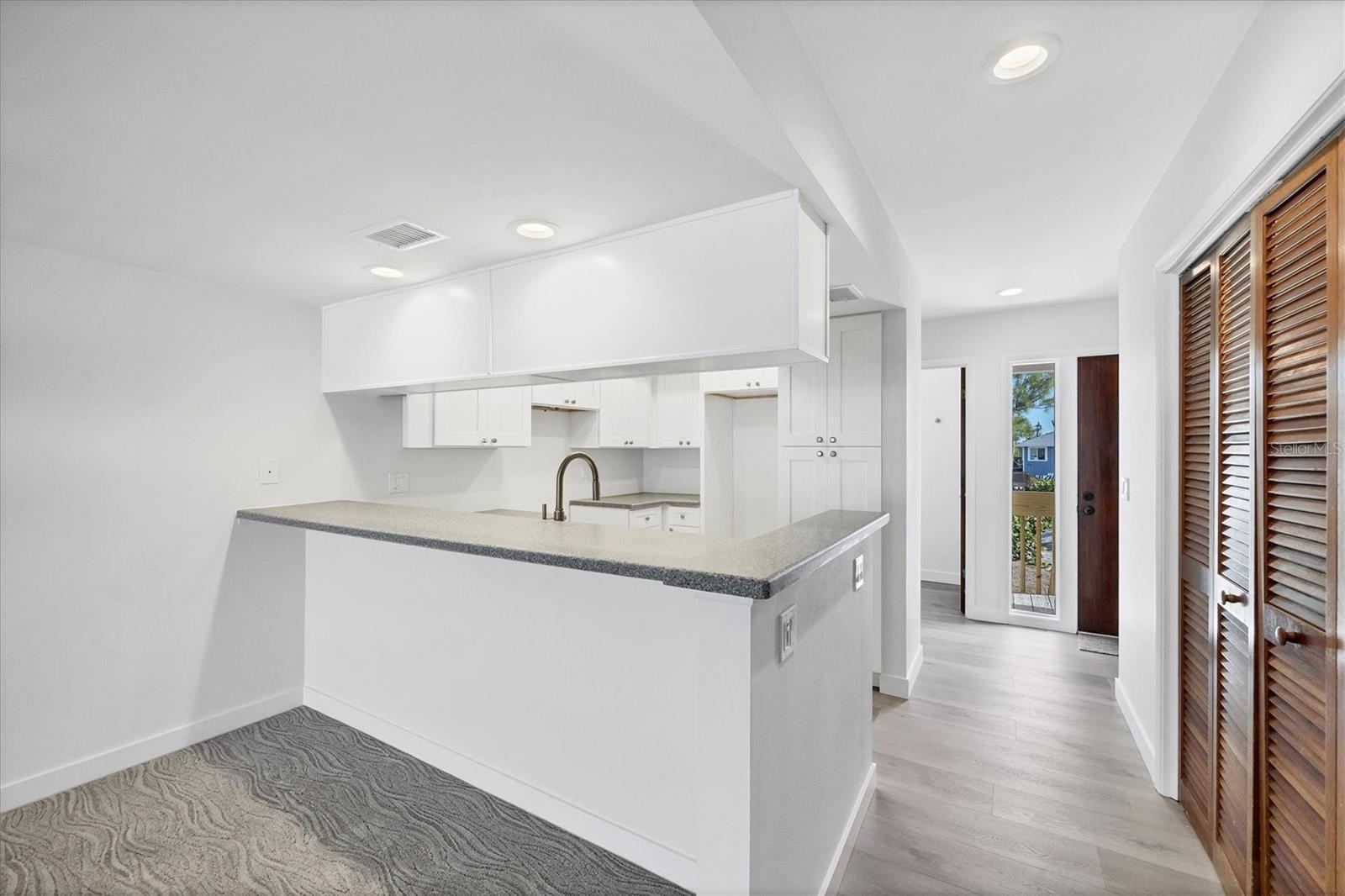 Image 11 of 61 For 301 Gulf Boulevard 11 & 12