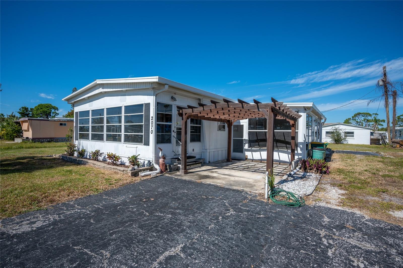 Image 2 of 35 For 2070 Essence Avenue