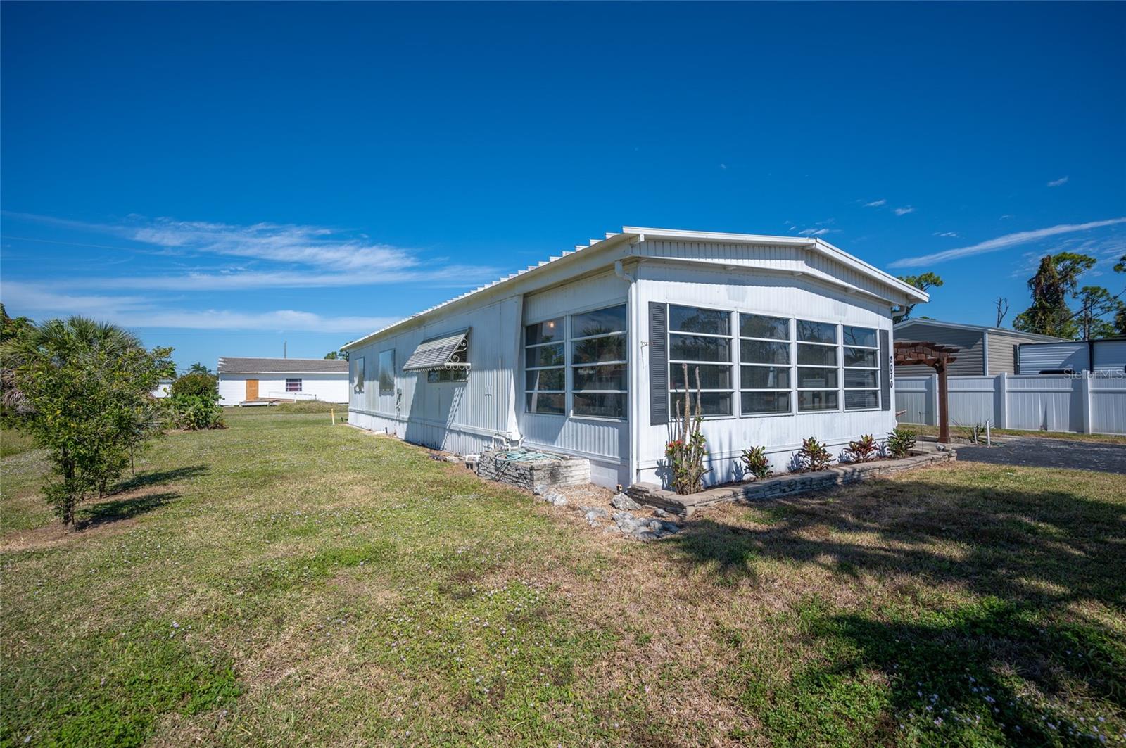 Image 24 of 35 For 2070 Essence Avenue