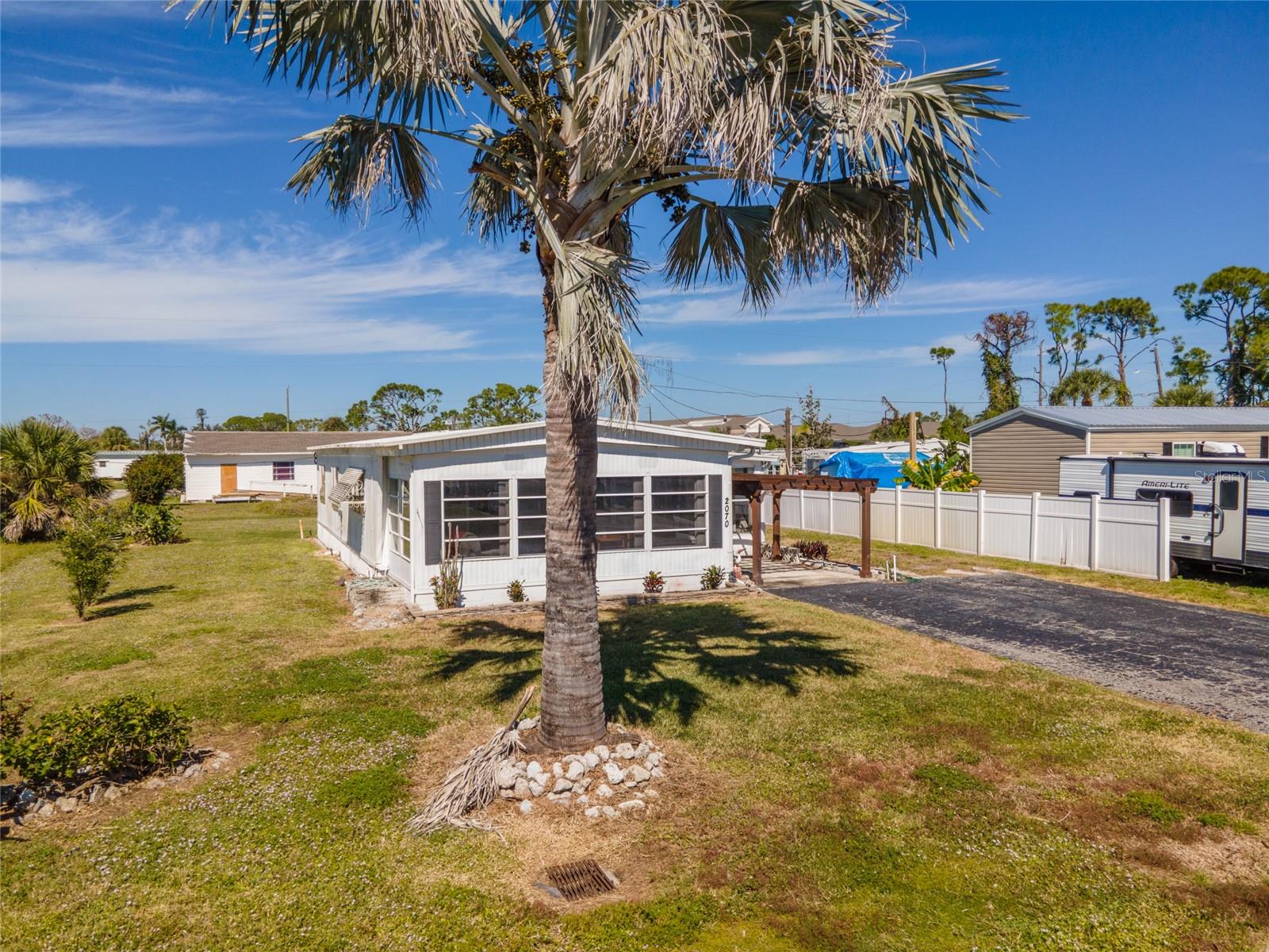 Image 28 of 35 For 2070 Essence Avenue