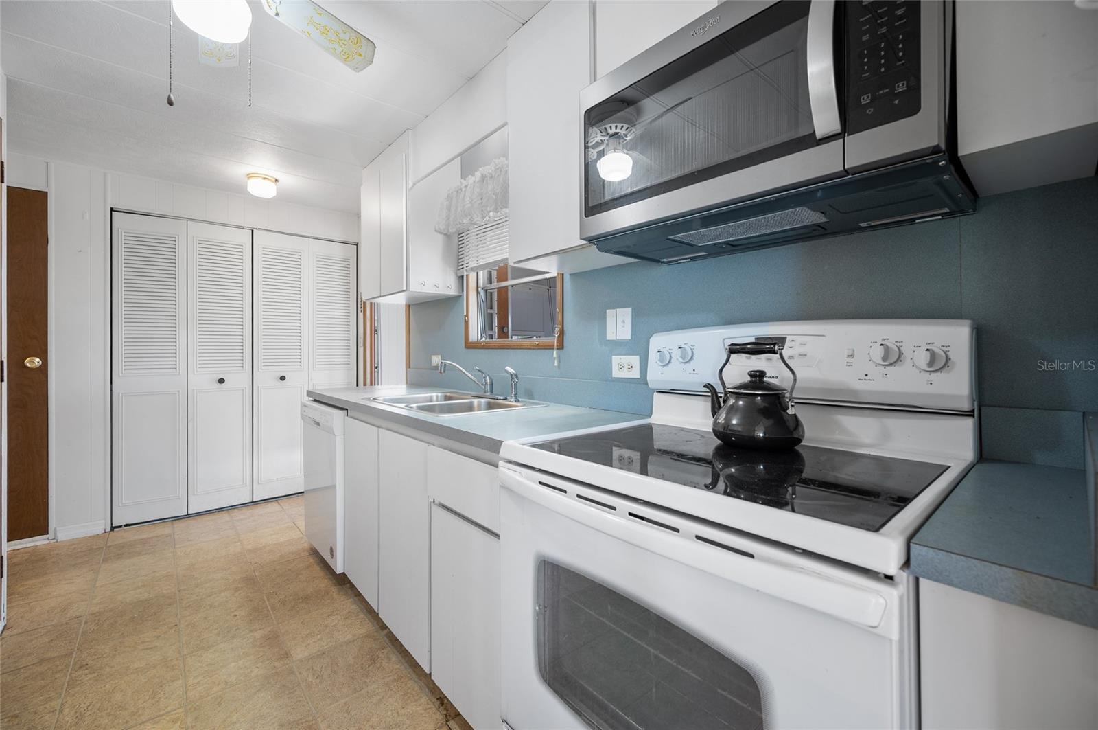 Image 8 of 35 For 2070 Essence Avenue