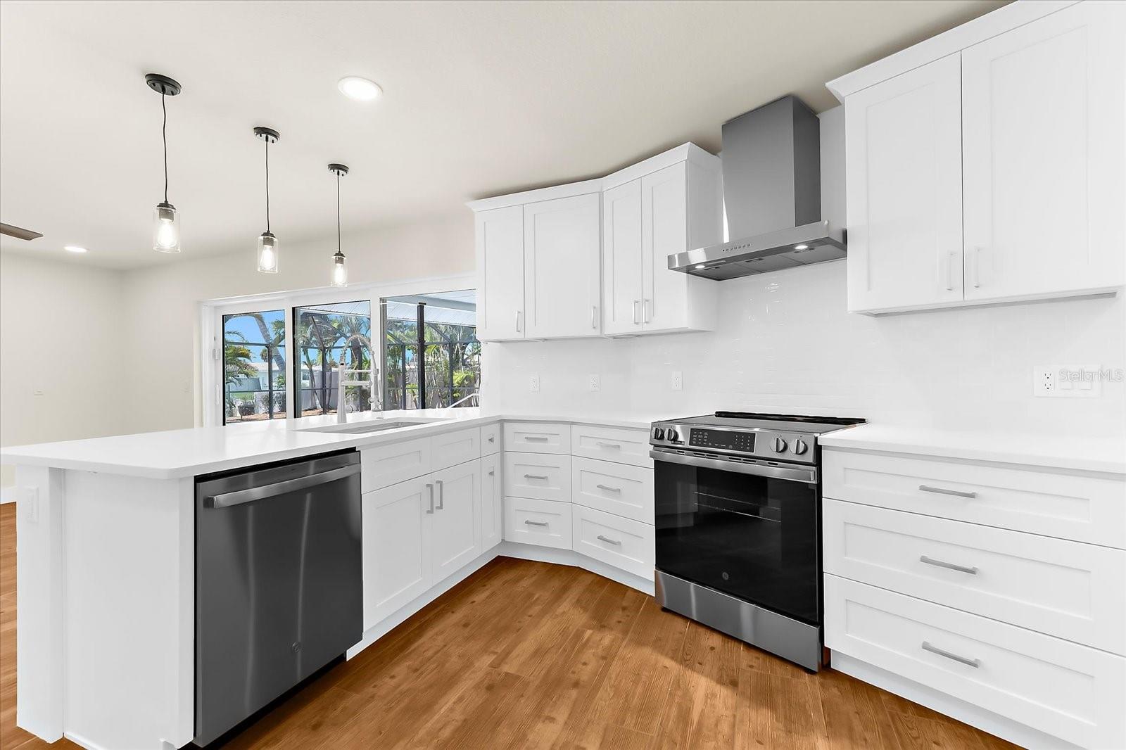 Listing photo id 8 for 1460 Deer Creek Drive