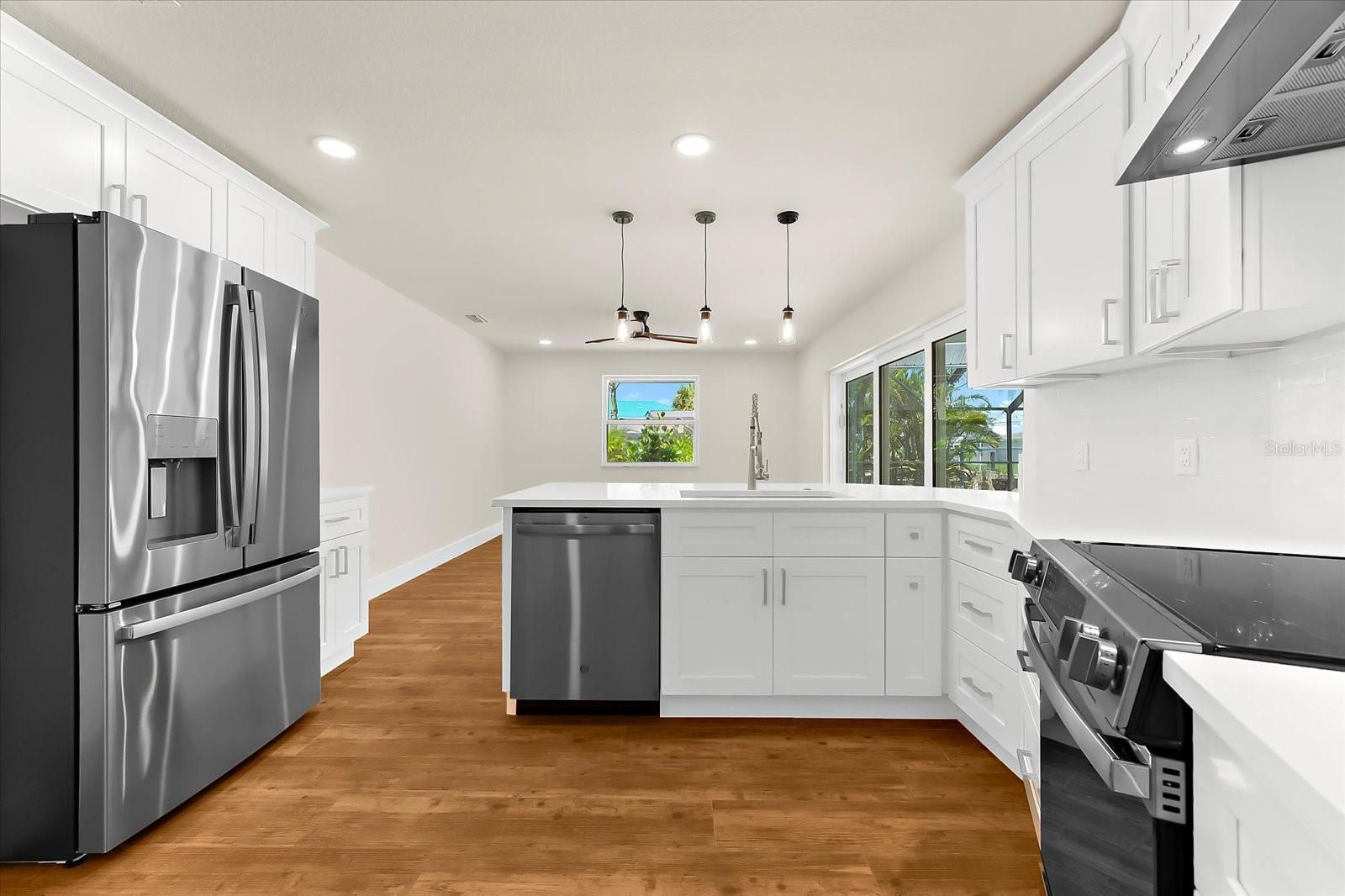 Listing photo id 9 for 1460 Deer Creek Drive