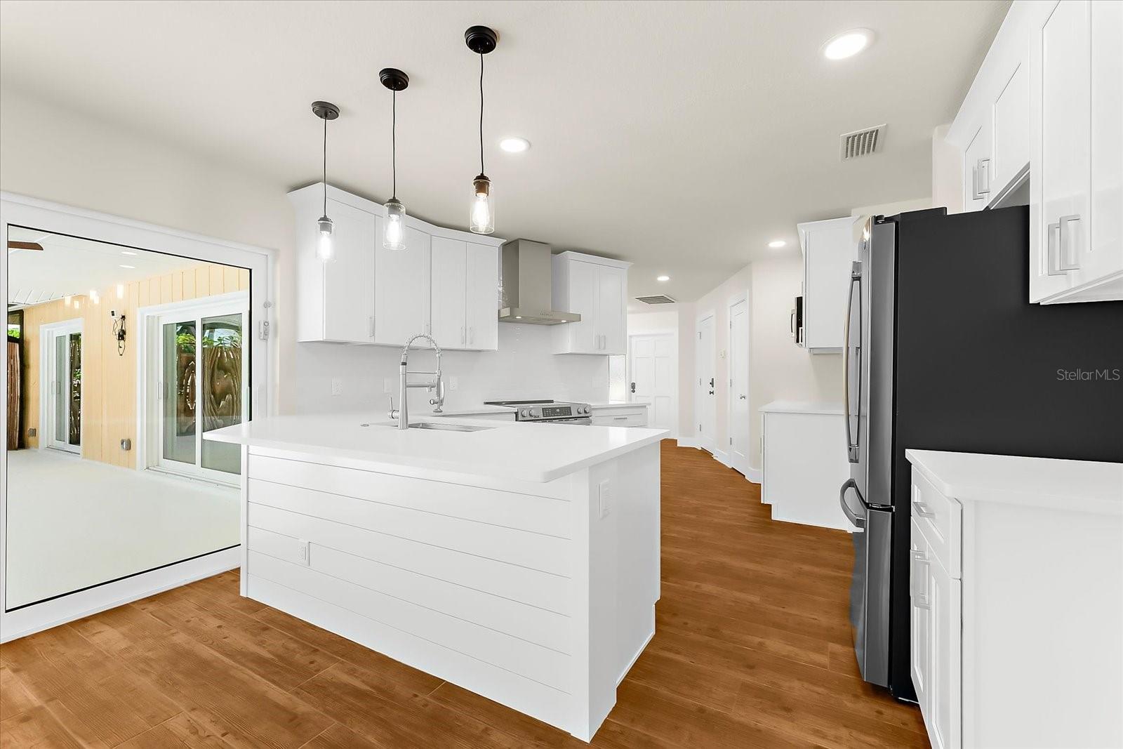 Listing photo id 11 for 1460 Deer Creek Drive