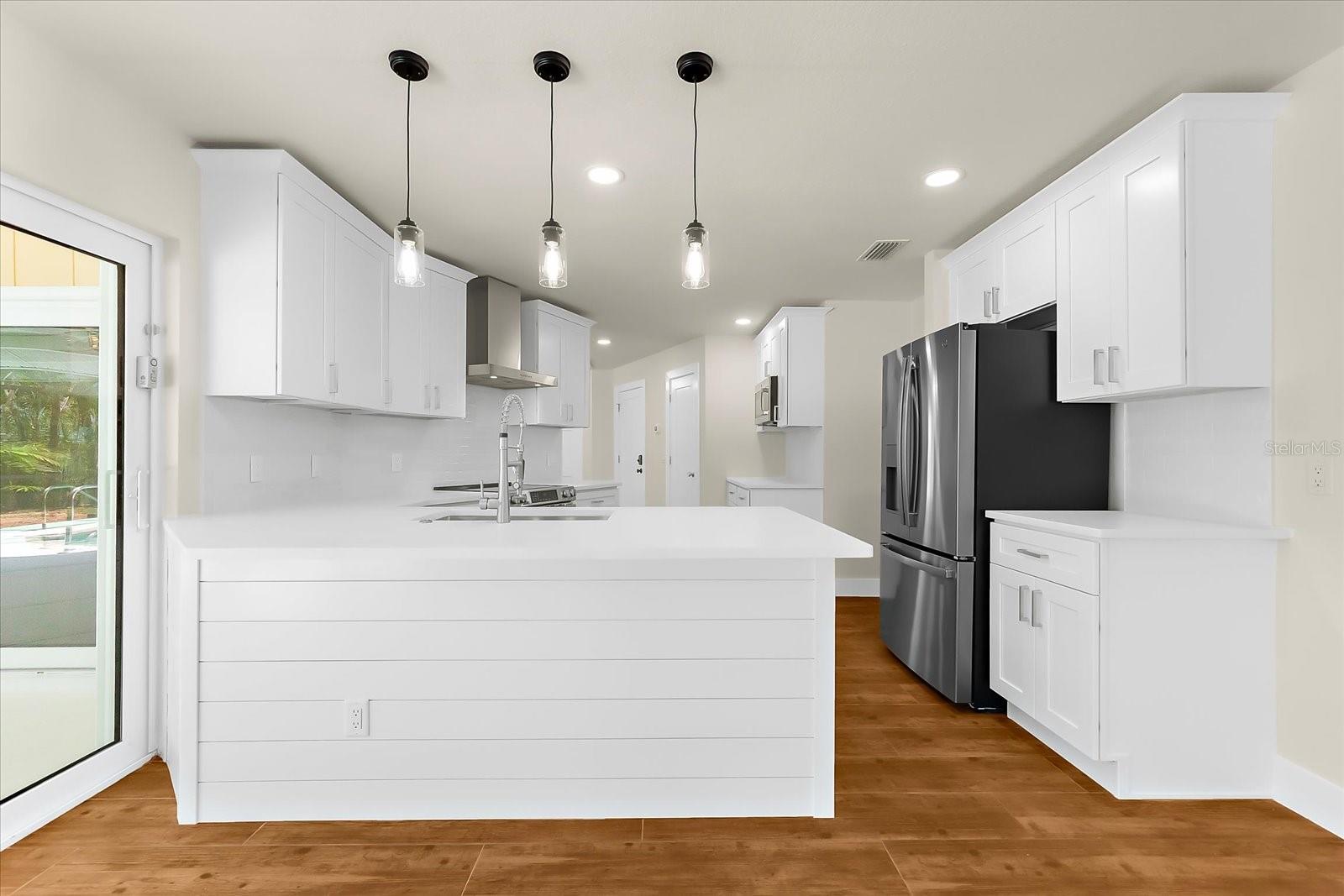 Listing photo id 12 for 1460 Deer Creek Drive