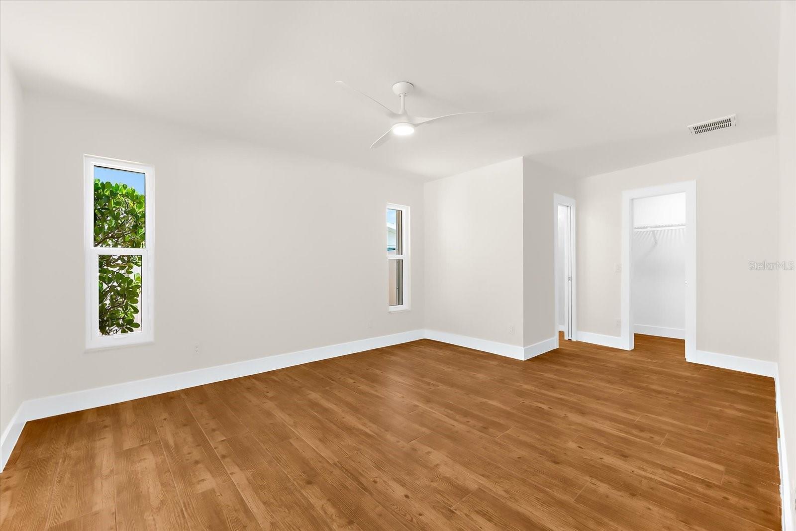 Listing photo id 14 for 1460 Deer Creek Drive