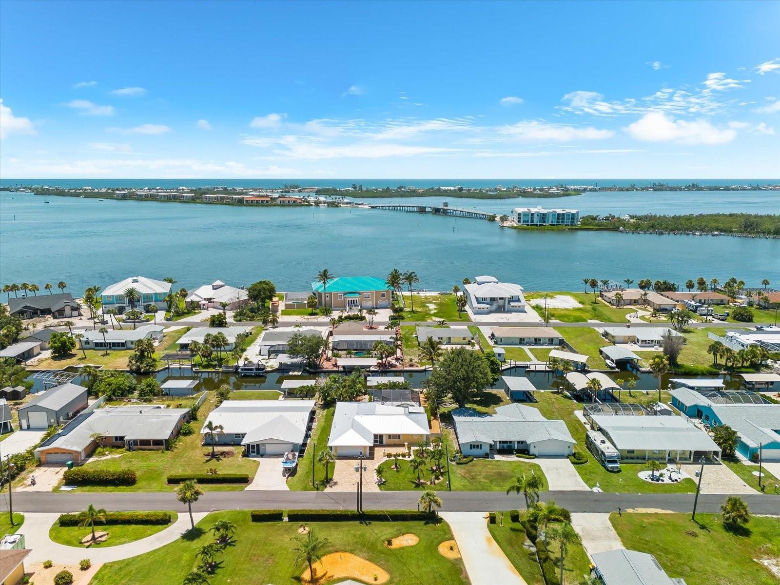 Listing photo id 33 for 1460 Deer Creek Drive