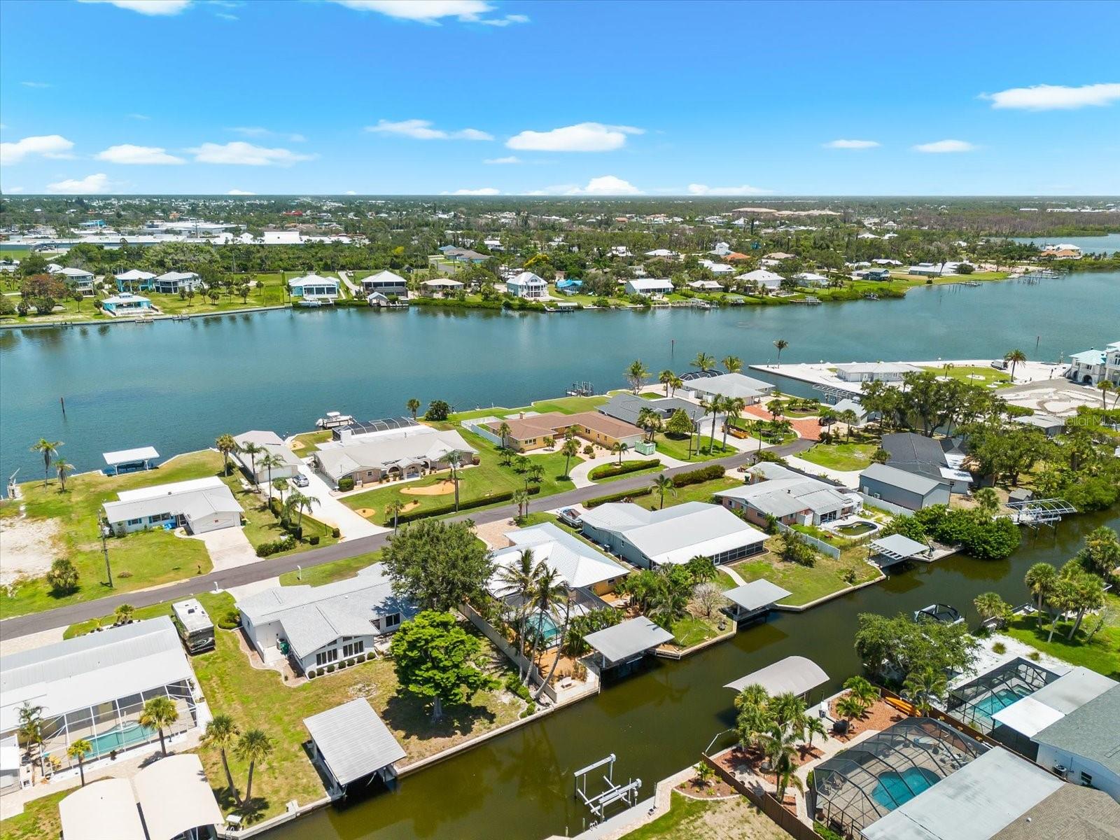 Listing photo id 34 for 1460 Deer Creek Drive