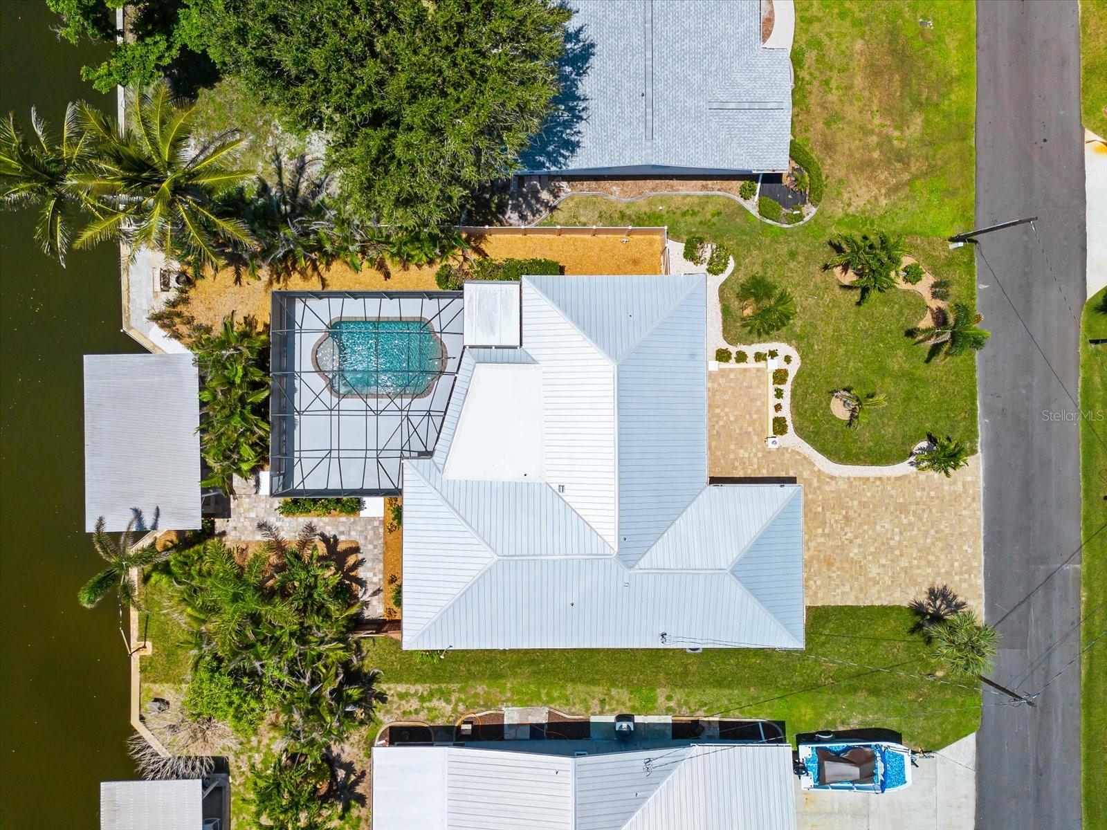 Listing photo id 35 for 1460 Deer Creek Drive