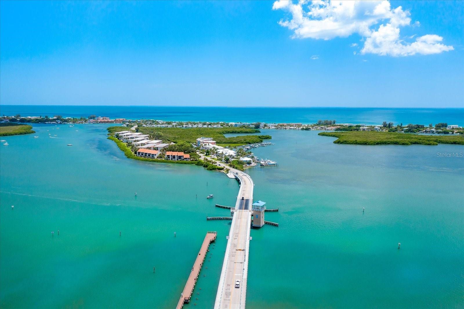 Listing photo id 39 for 1460 Deer Creek Drive