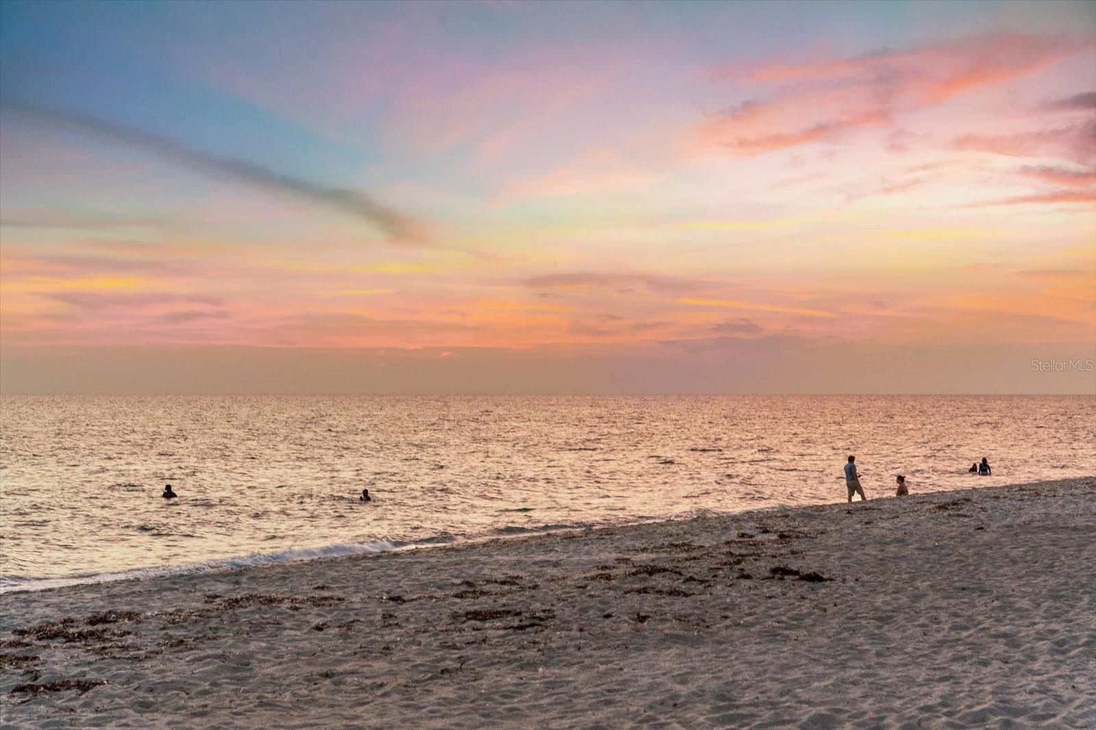 Listing photo id 41 for 1460 Deer Creek Drive