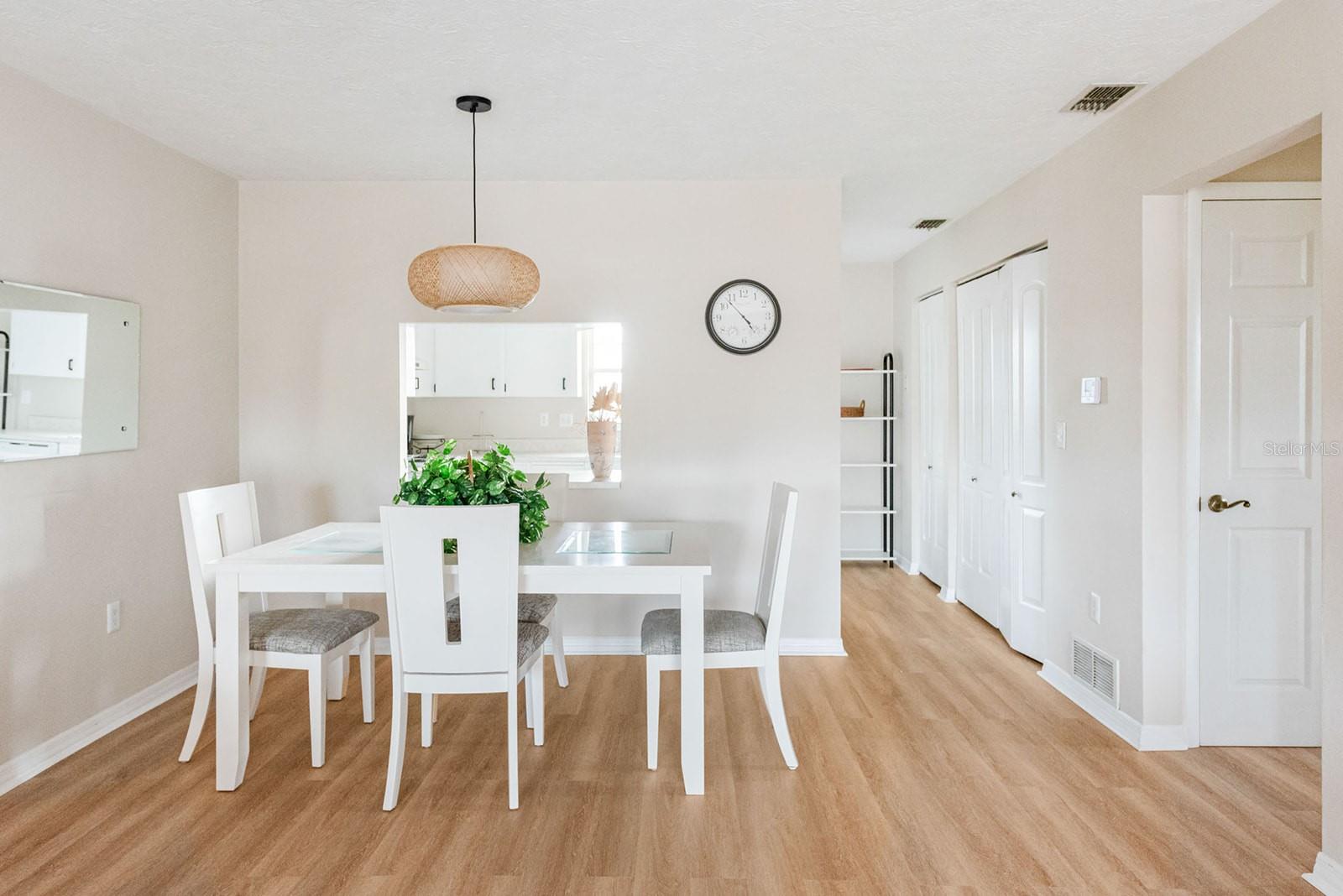 Image 11 of 58 For 1531 Placida Road 1-204