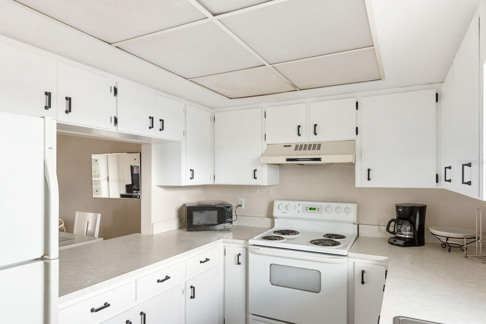 Image 17 of 58 For 1531 Placida Road 1-204