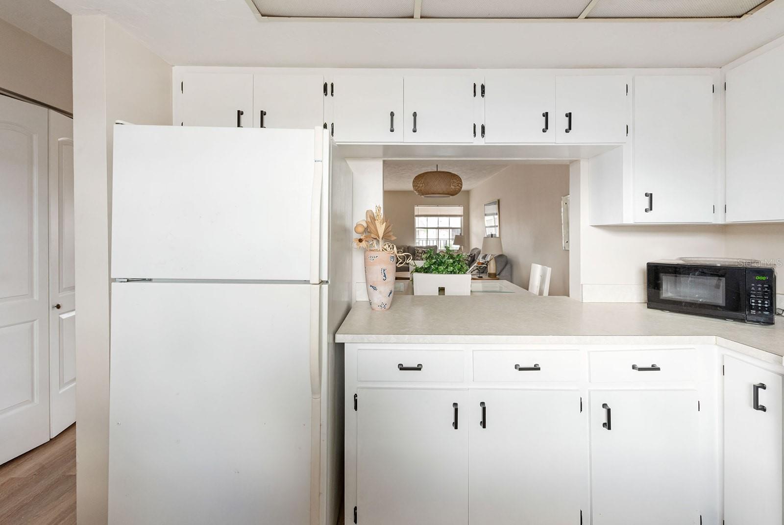 Image 18 of 58 For 1531 Placida Road 1-204