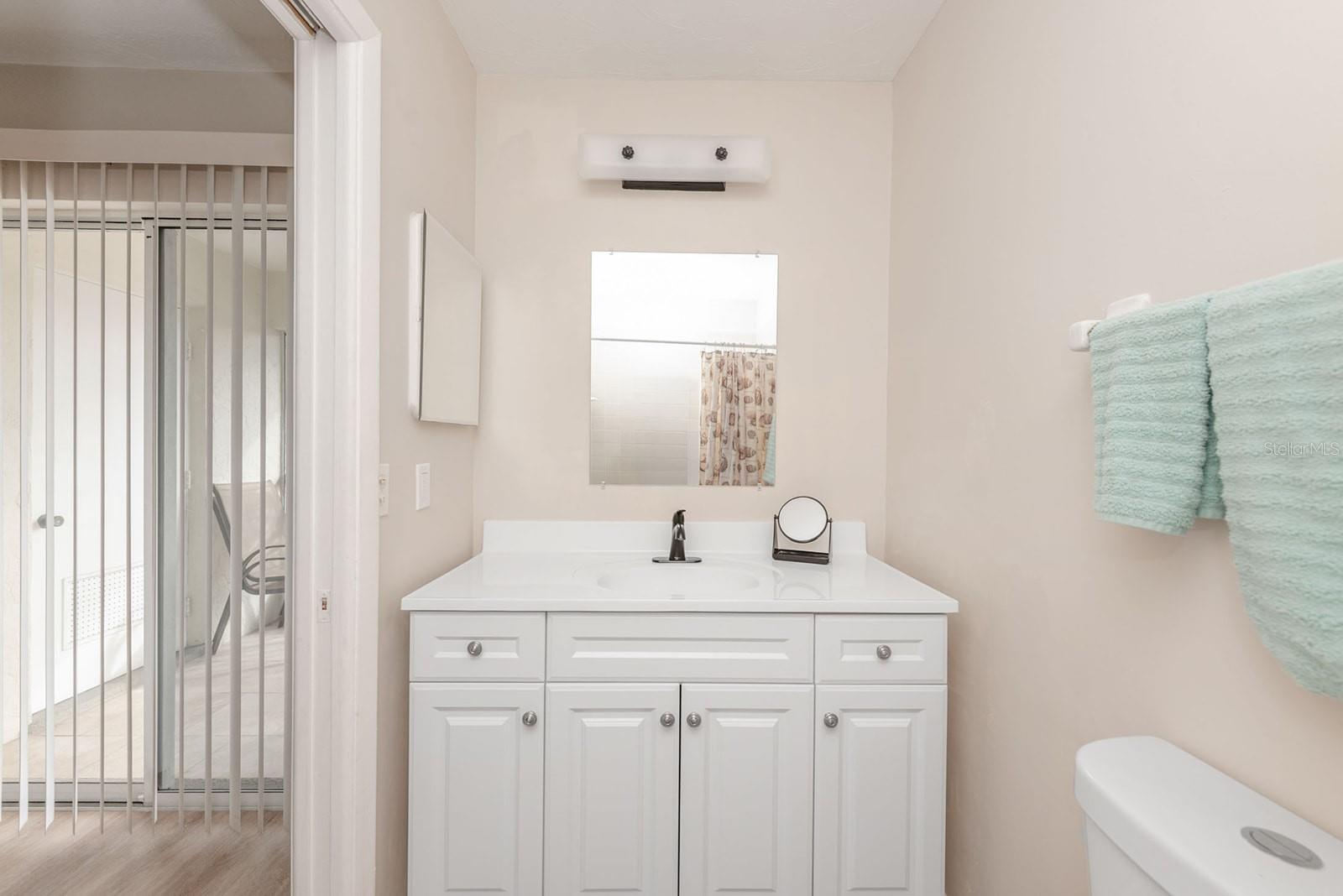 Image 29 of 58 For 1531 Placida Road 1-204