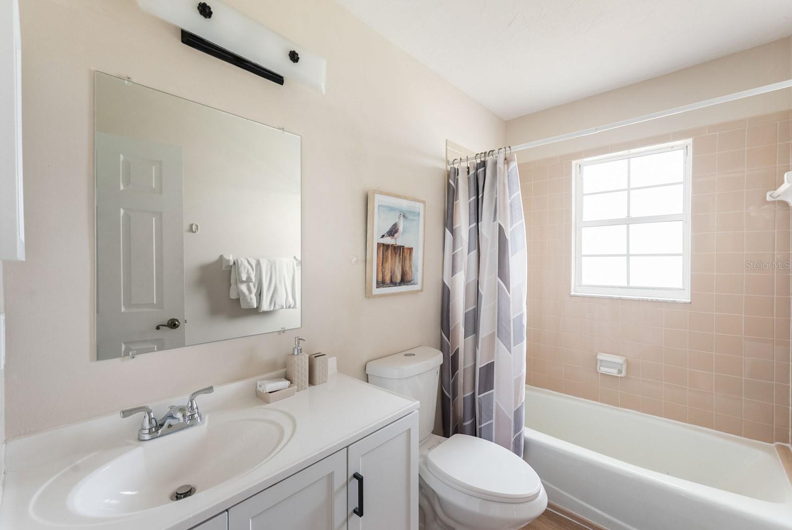 Image 30 of 58 For 1531 Placida Road 1-204