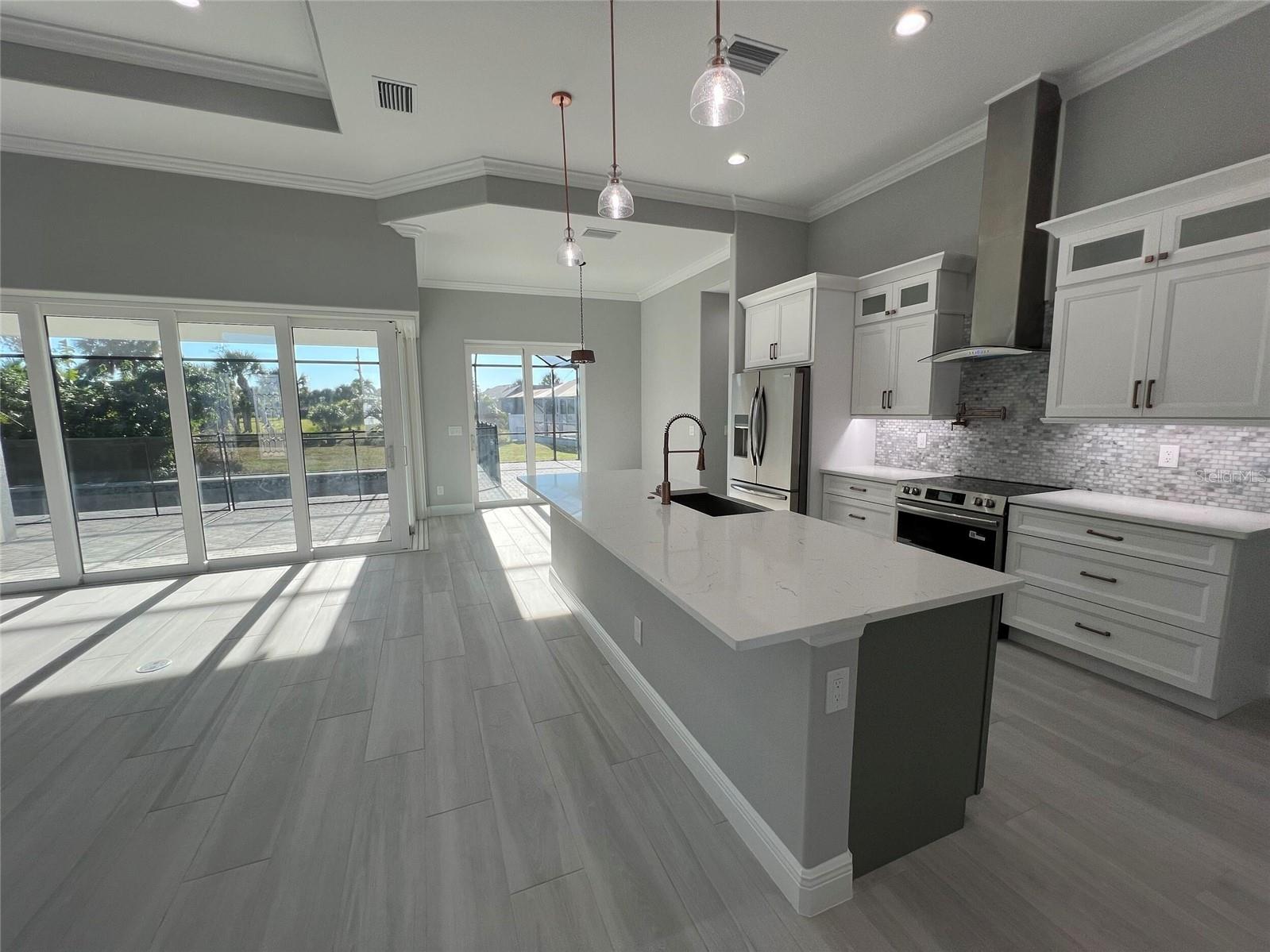 Image 13 of 49 For 750 Rotonda Circle