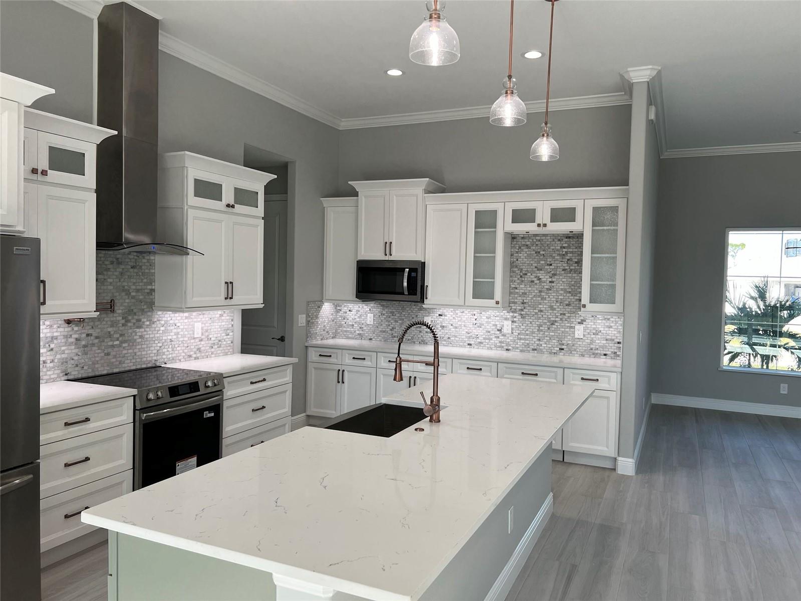 Image 16 of 49 For 750 Rotonda Circle