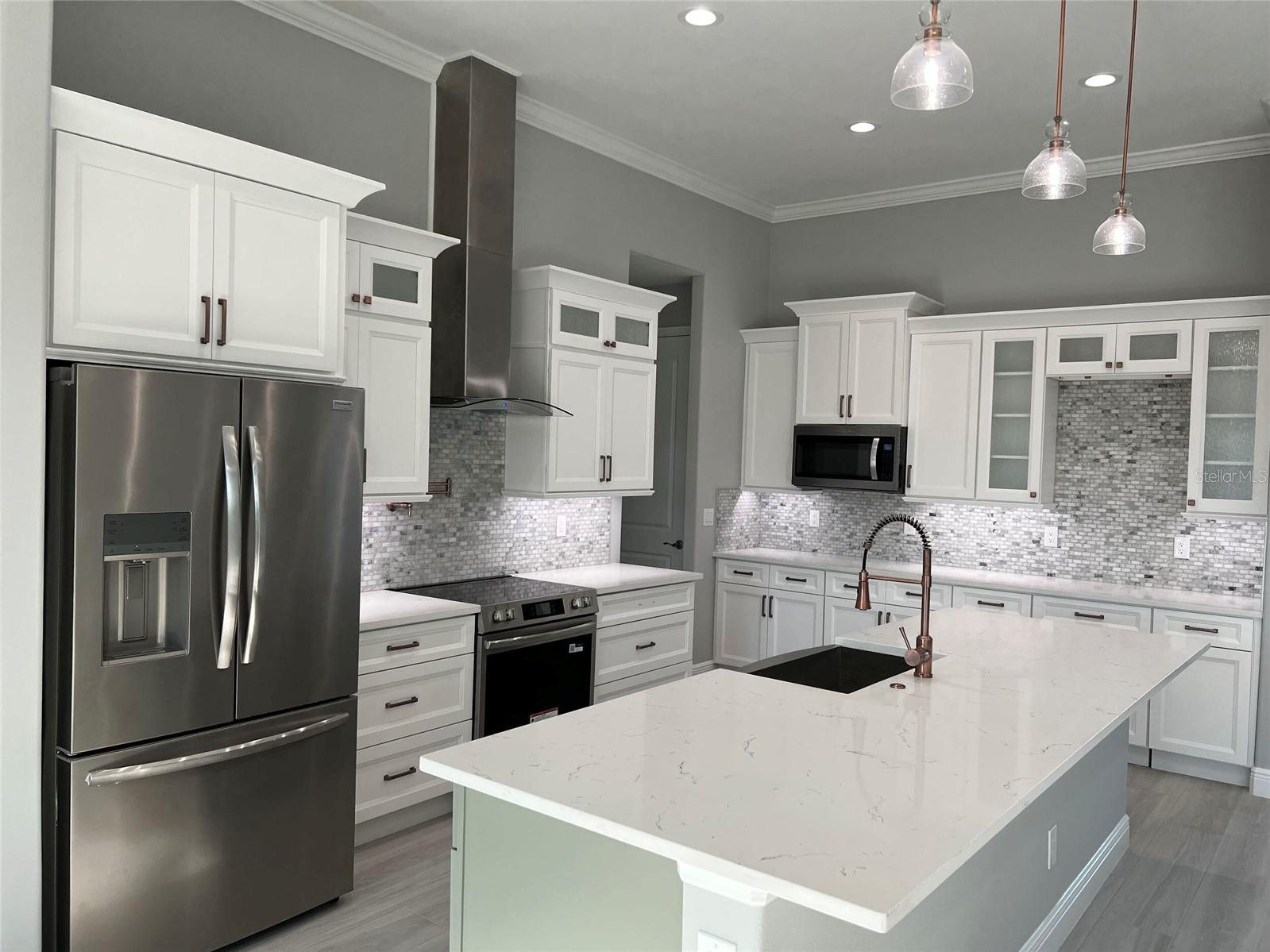 Image 2 of 49 For 750 Rotonda Circle