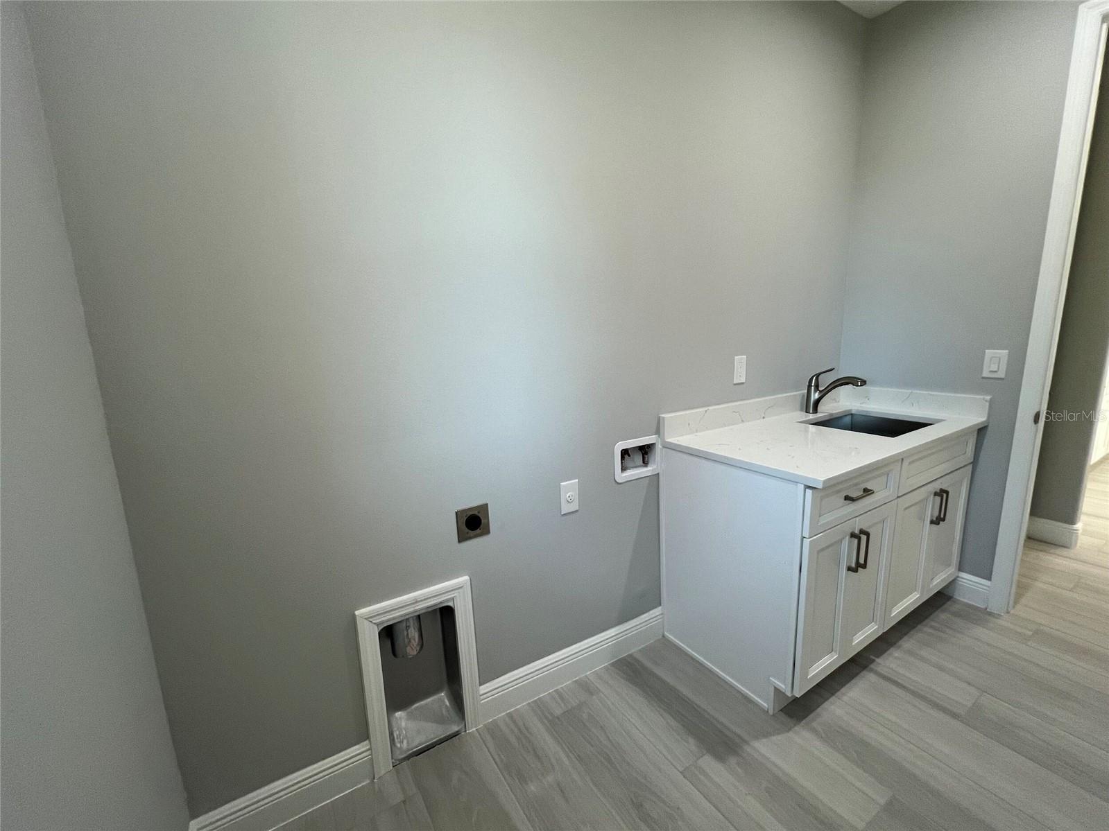 Image 25 of 49 For 750 Rotonda Circle