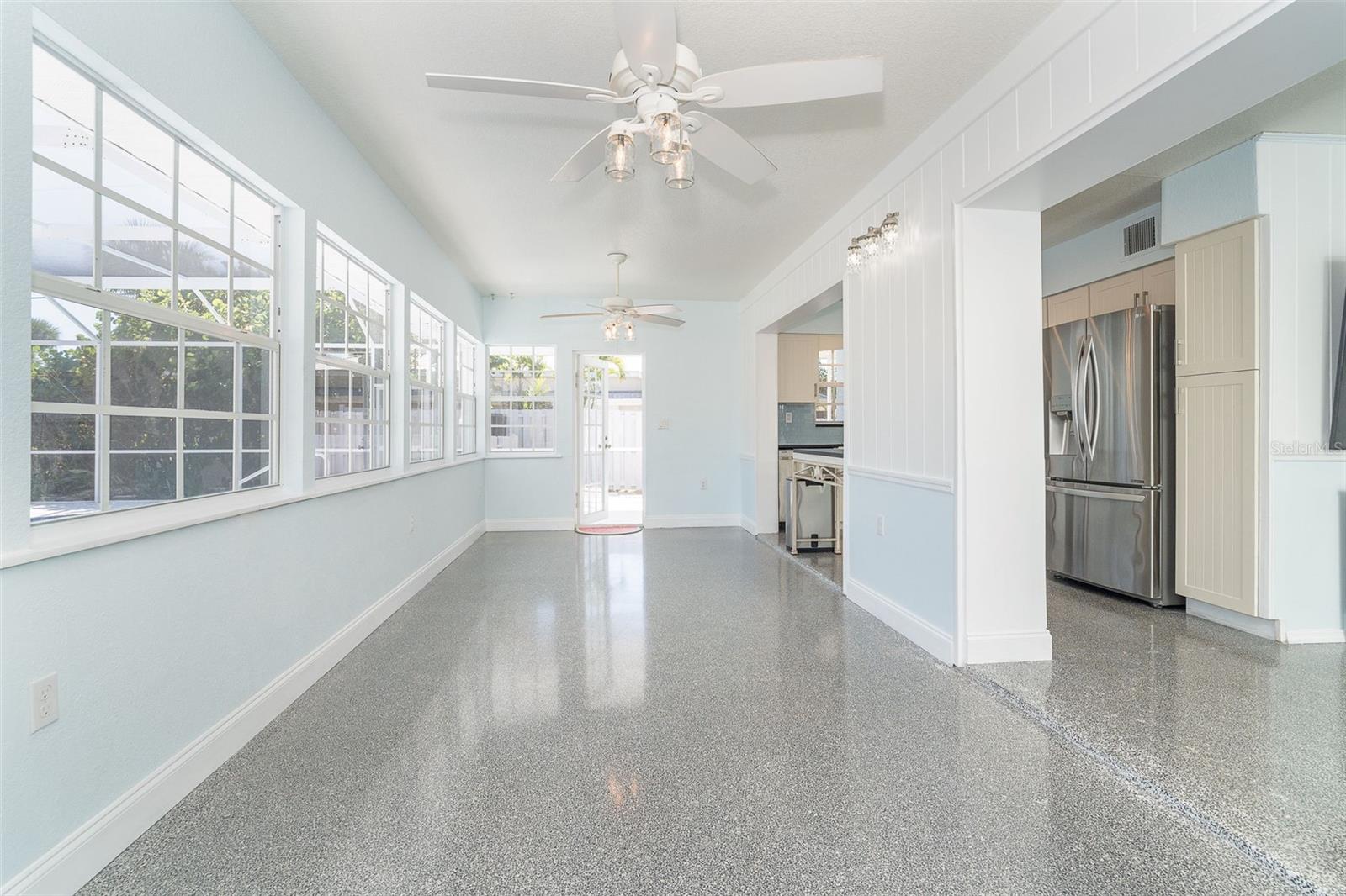 Image 11 of 58 For 2835 Beach Road A