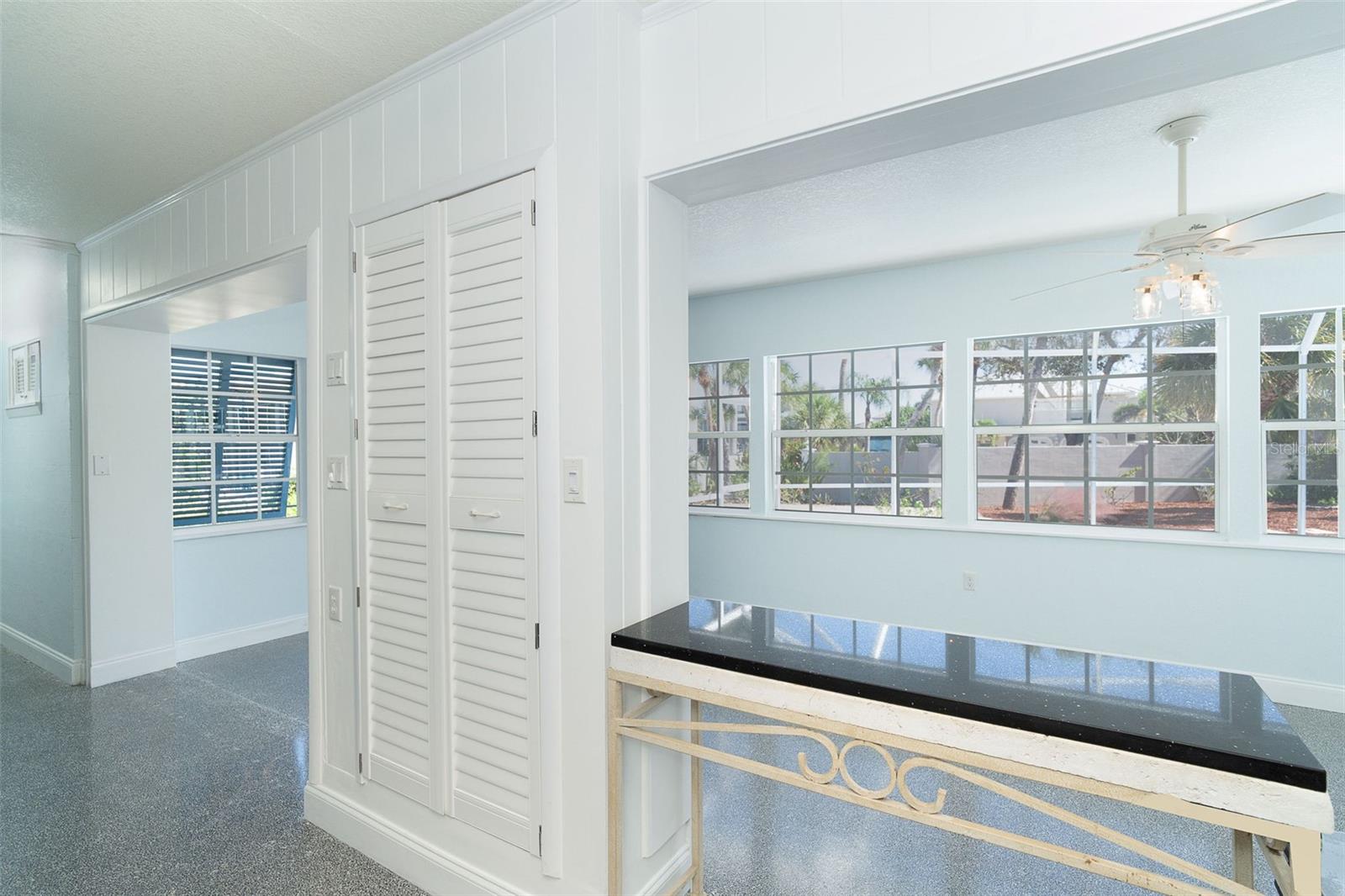 Image 12 of 58 For 2835 Beach Road A