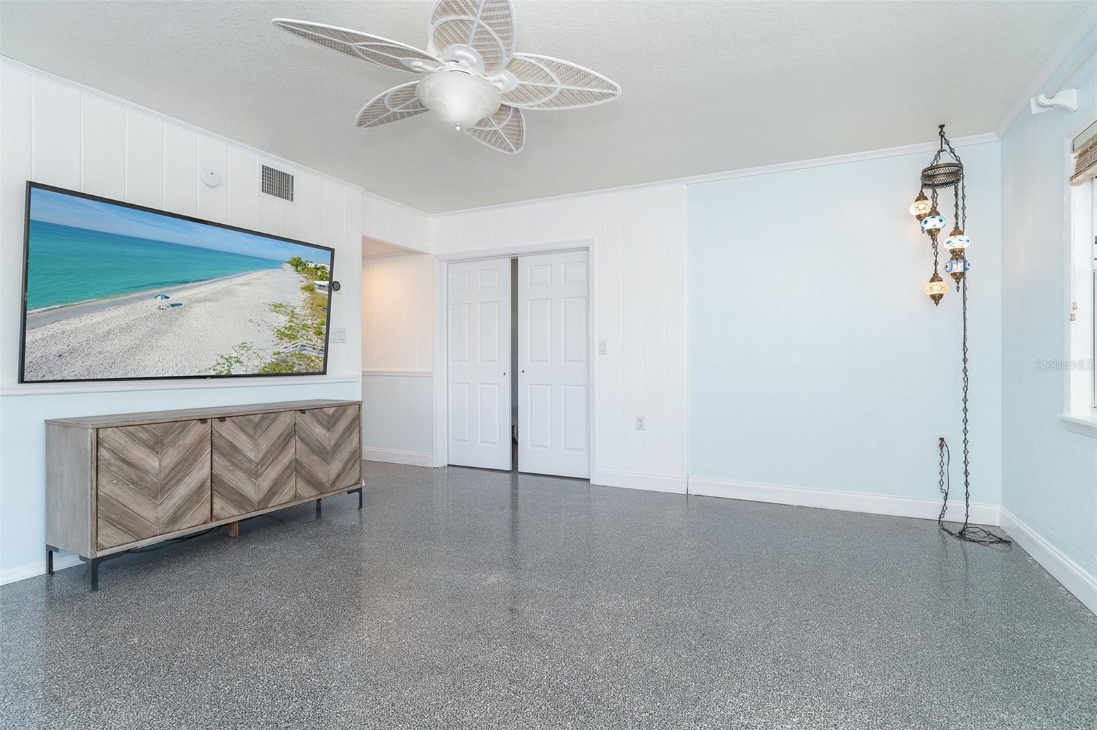 Image 18 of 58 For 2835 Beach Road A