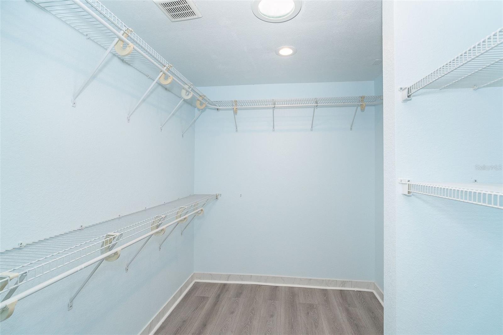 Image 21 of 58 For 2835 Beach Road A