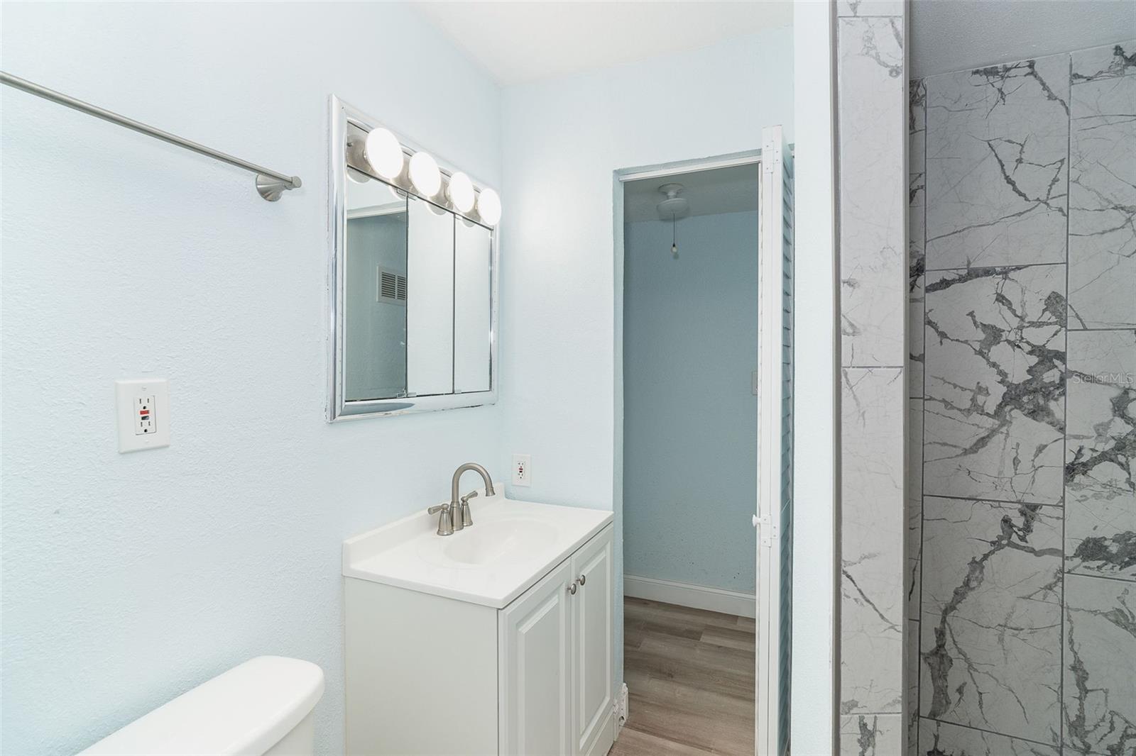 Image 43 of 58 For 2835 Beach Road A