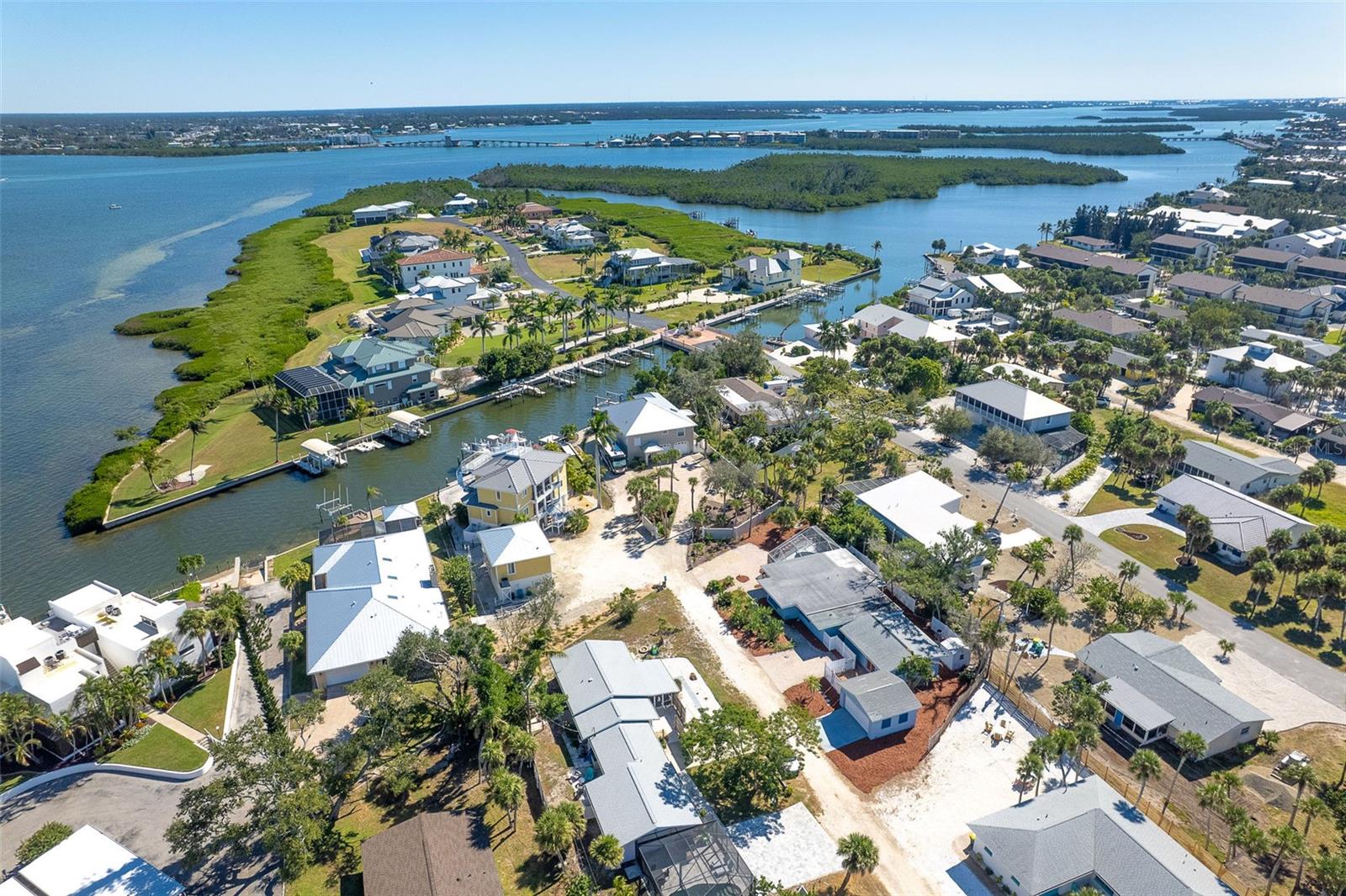 Image 5 of 58 For 2835 Beach Road A