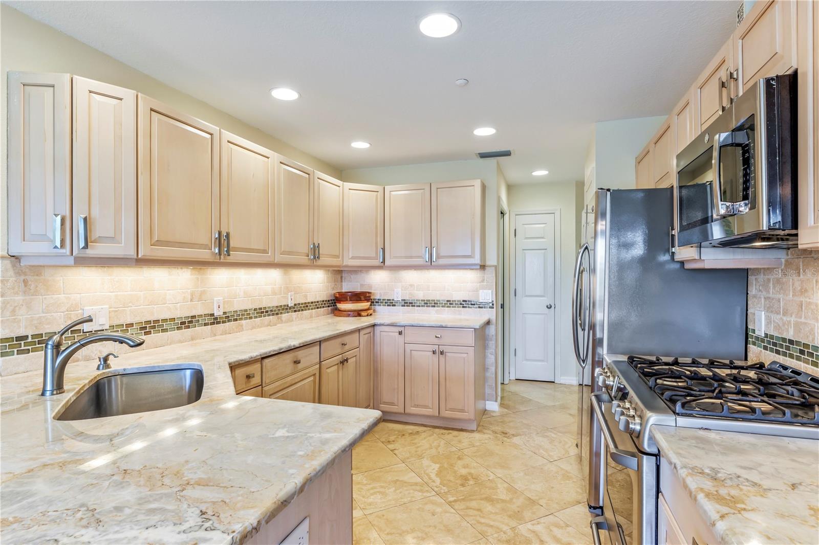 Image 10 of 36 For 776 Beach View Drive